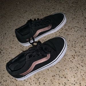 Women’s Black + rose gold VANS size 6